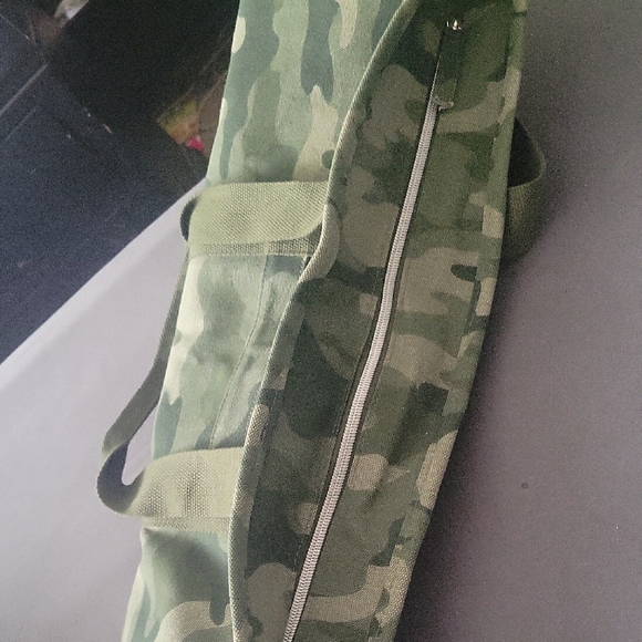 Old Navy Green Camouflage Tote Bag - Picture 7 of 15